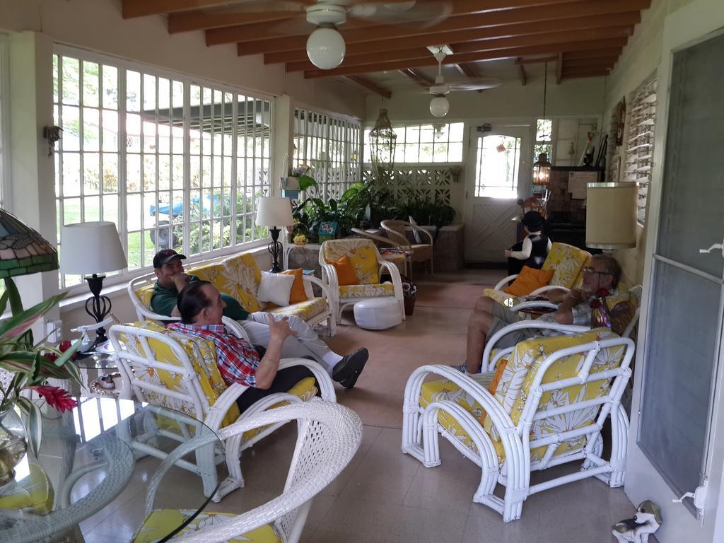 Park Eden Bed & Breakfast Los Llanitos Exterior photo